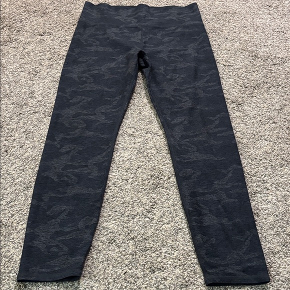 Vuori Clean Elevation leggings size L/XL - Picture 2 of 5